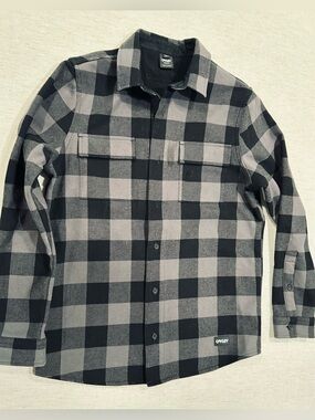 Oakley Shirt Mens Small
 Black & Gray Buffalo Plaid Flannel Shirt